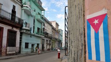 Vista de las fachadas de varias viviendas en La Habana, Cuba.