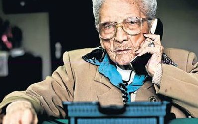 La peruana María Julia Venegas Salinas es la locutora más logeva del mundo.