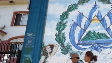 Salvadoreños en Estados Unidos esperan que medidas contra Maras no les afecten.