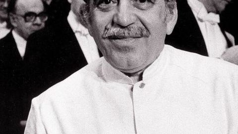 Gabriel García Márquez cuando recibió el Premio Nobel de Literatura 1982.