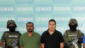 Fotografía cedida por la Marina mexicana con los cinco presuntos miembros de Los Zetas, incluido Miguel Ángel Rodríguez Díaz (c), supuesto jefe regional de la organización criminal.