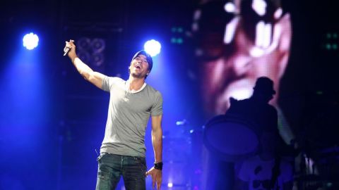 Enrique Iglesias planea visitar 3 ciudades de la India que son Delhi, Pune y Bangalore.