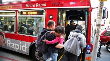 Metro  ha reducido  miles de  horas de servicio y elevado  44% el  pase de abordaje  desde 2007.
