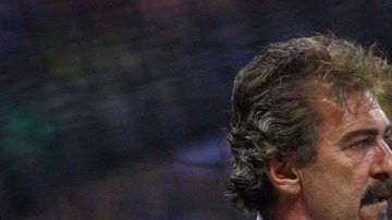 Ricardo Antonio La Volpe, técnico del Atlante, está siendo evaluado por la directiva para definir su continuidad.