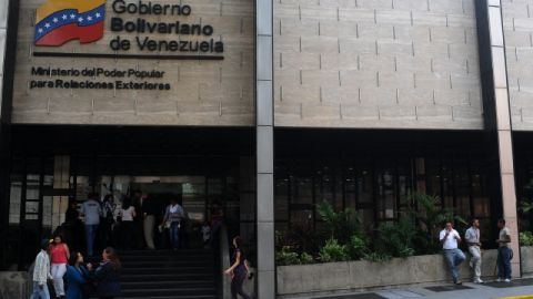 Venezuela decidió expulsión de diplomáticos paraguayos en reciprocidad por salida de los suyos de Paraguay.