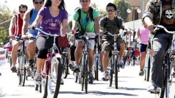 Designan a Los Ángeles como una ciudad amiga de los ciclistas. En la foto, la última ciclavía realizada en LA.