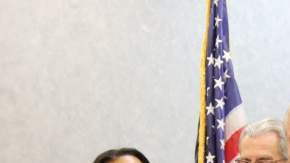 El fiscal de Distrito, Steve Cooley, anunció  el arresto del director de la Oficina de Catastro del Condado, John Noguez.