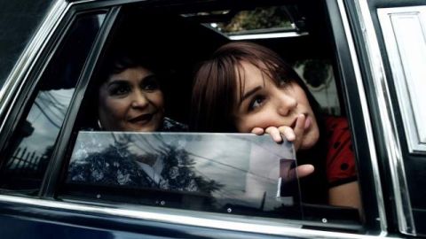 Dulce María (der.) y Carmen Salinas, en '¿Quién ha visto a Lupita?