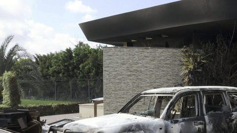 El  11 de septiembre  el consulado en Bengasi fue atacado y  después apareció muerto el embajador  de EEUU en Libia, Chris Stevens.