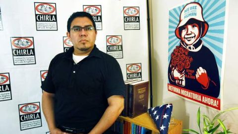 Jorge Mario Cabrera, un activista de CHIRLA, dice que está preparando una demanda contra la policía de NY.