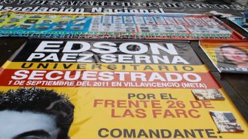 Activistas y familiares protestan  en Bogotá contra FARC.