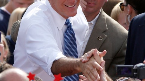 Mitt Romney critica la postura de Obama respecto a Rusia.