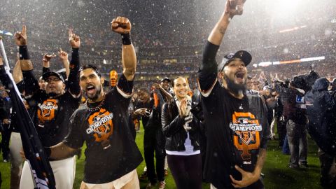 El momento de Gigantes contra el poder de Tigres, esto será la Serie Mundial.