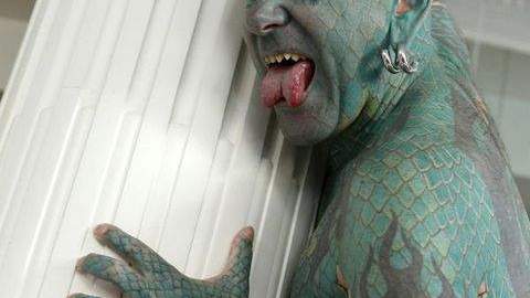 Erik Sprague, conocido como "The Lizardman".