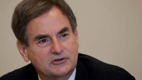El candidato republicano al Senado de Estados Unidos, Richard Mourdock    en una entrevista con la prensa.