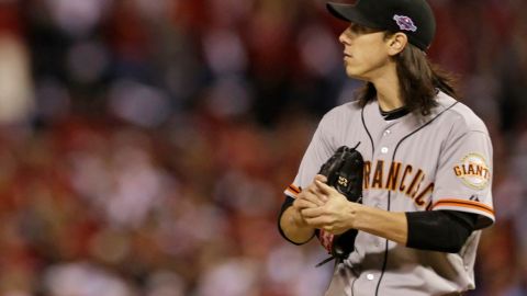 También las estrellas pueden quedarse en la banca. Tim Lincecum es un ejemplo.