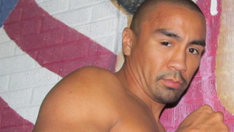 Ricardo Rocky Juárez derrotó a Escalante en un sorpresivo regreso al mundo del boxeo.