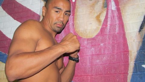 Ricardo Rocky Juárez derrotó a Escalante en un sorpresivo regreso al mundo del boxeo.