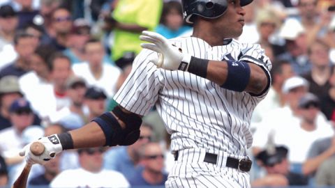 El pelotero dominicano Robinson Canó renovó contrato con los Yanquis de Nueva York.