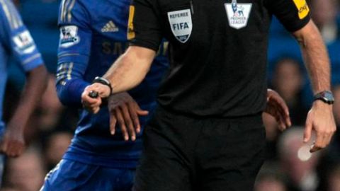 El árbitro Mark Clattenburg será investigado por insultar a dos jugadores