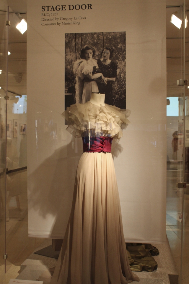 La exposición 'Katharine Hepburn: vestida para el escenario y el cine' tiene lugar en Nueva York.