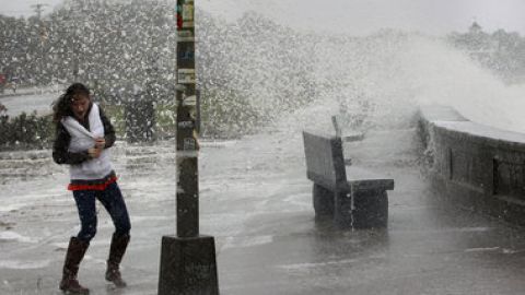 Las autoridades de Chicago han pedido a los residentes que se mantengan alejados del lago Michigan.