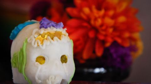 Dulces tentaciones para el cuerpo. Los mejores y los peores edulcorantes. (Calaverita de azúcar, por la chef Patricia Quintana)