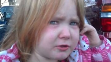 Una niñita en Colorado se soltó llorando porque dice estar cansada de escuchar noticias sobre "Bronco Bamma" y Mitt Romney.
