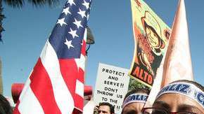 El tema de la inmigración indocumentada continúa polarizando al país y esto se ha reflejado en las campañas políticas.