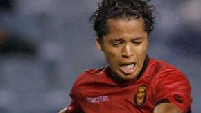 Giovani Dos Santos, del Mallorca, jugó todo el partido con su ex equipo, el Deportivo la Coruña
