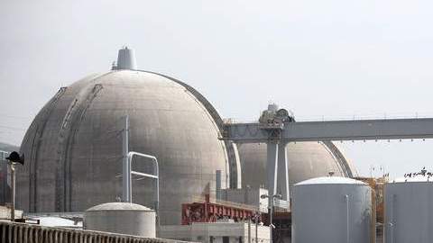 La planta nuclear San Onofre a 45 millas al norte de San Diego es operada por Southern California Edison.