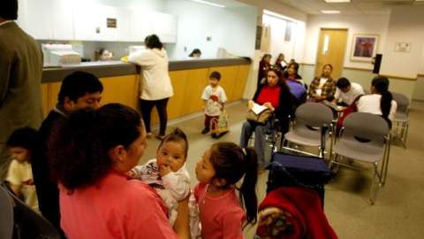 Bajo la ley de salud de Obama, los seguros no podrán rechazar a nadie por tener alguna enfermedad previa.
