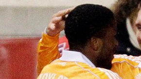 El Houston Dynamo derrotó 2-0 a Kansas City en la ida de la semifinal del Este de la MLS.