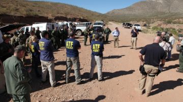 Personal del FBI y del Buró de Alcohol, Tabaco y Armas de Fuego (ATF),  cuando investigaban  muerte en Arizona del agente  fronterizo, Nicholas Ivie.