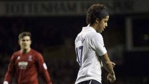 Dos Santos debutó con su cuadro en la derrota contra Sevilla.