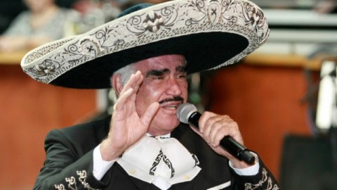 Vicente Fernández en una reciente actuación en las Fiestas de Octubre de Guadalajara.