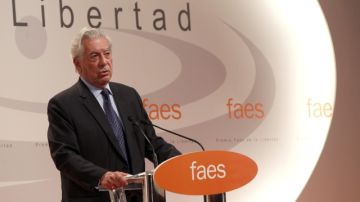 Mario Vargas Llosa a finales de octubre en España. Hoy inaugura congreso.