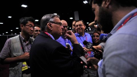 20829021. Tampa.- El alguacil del condado de Maricopa, Joe Arpaio, defendió su política de detenciones de inmigrantes, a pesar de que no tendrá un espacio en la Convención Nacional Republicana.NOTIMEX/FOTO/MIGUEL ÁNGEL ÁLVAREZ/FRE/POL/