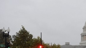 La avenida Pennsylvania con el Capitolio al fondo, en Washington D. C. Unas  81 contiendas para la Cámara Baja son muy  ajustadas