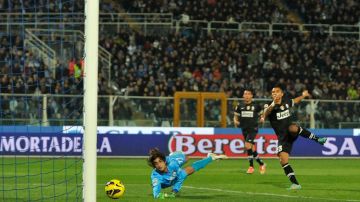 Con tres de Quagliarella la Juventus goleó al Pescara.