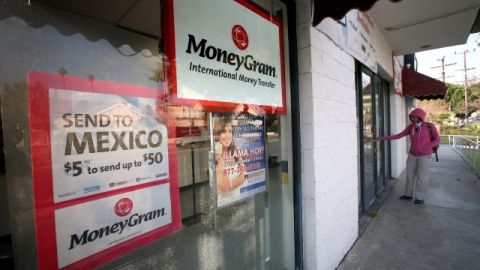 La compañía de envíos digitales PagoPhone en alianza con MoneyGram facilita la recepción de remesas.