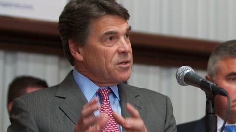 El Gobernador de Texas Rick Perry, el año pasado insinuó la posibilidad de secesión, pero dijo ayer que él no apoya la idea de una separación.