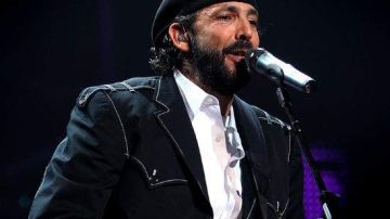 Juan Luis Guerra gana Latin Grammy en una ceremonia no televisada.