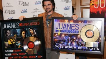 Juanes fue homenajeado  por su disquera en el marco de la celebración de los premios Latin Grammy.