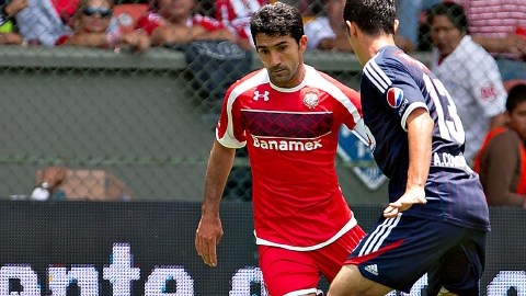 Sinha (izq.), un ganador de todo con los Diablos de Toluca.