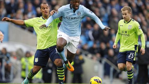 El City se coloca líder de la Liga Premier gracias al tropiezo del United, en el resumen de la jornada sabatina de la Barcleys.