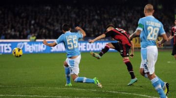 El Shaarawy sostiene al Milan en la Liga Italiana. Su gol le da vida al cuadro rossonero.
