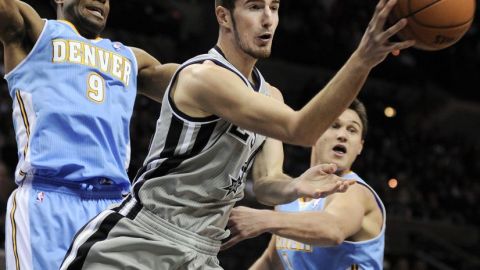 El marcador fue de 126-100. Ginóbili y los Spurs tienen fácil victoria sobre Nuggets.