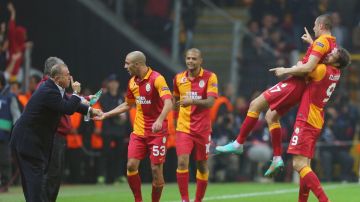 El Galatasaray firme como segundo tras pegarle al Manchester United.