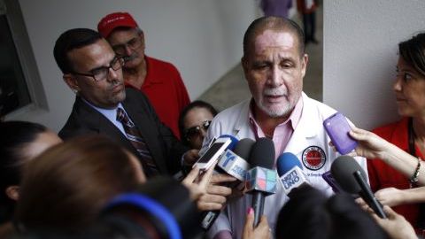 El doctor Torres se ha mantenido dando reportes sobre la salud de Camacho.